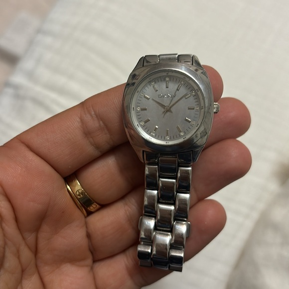 DKNY watch lightly used. - Picture 4 of 4